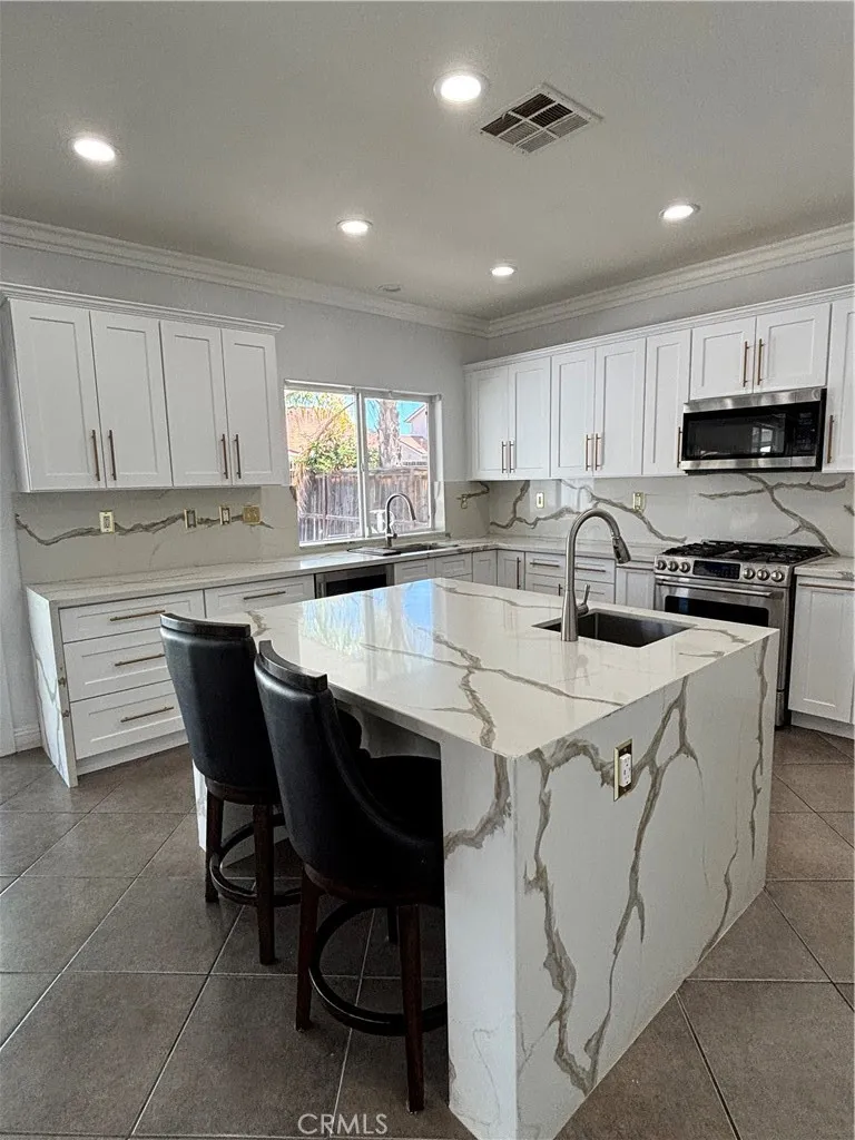 28212 Cranberry Menifee, CA 92585