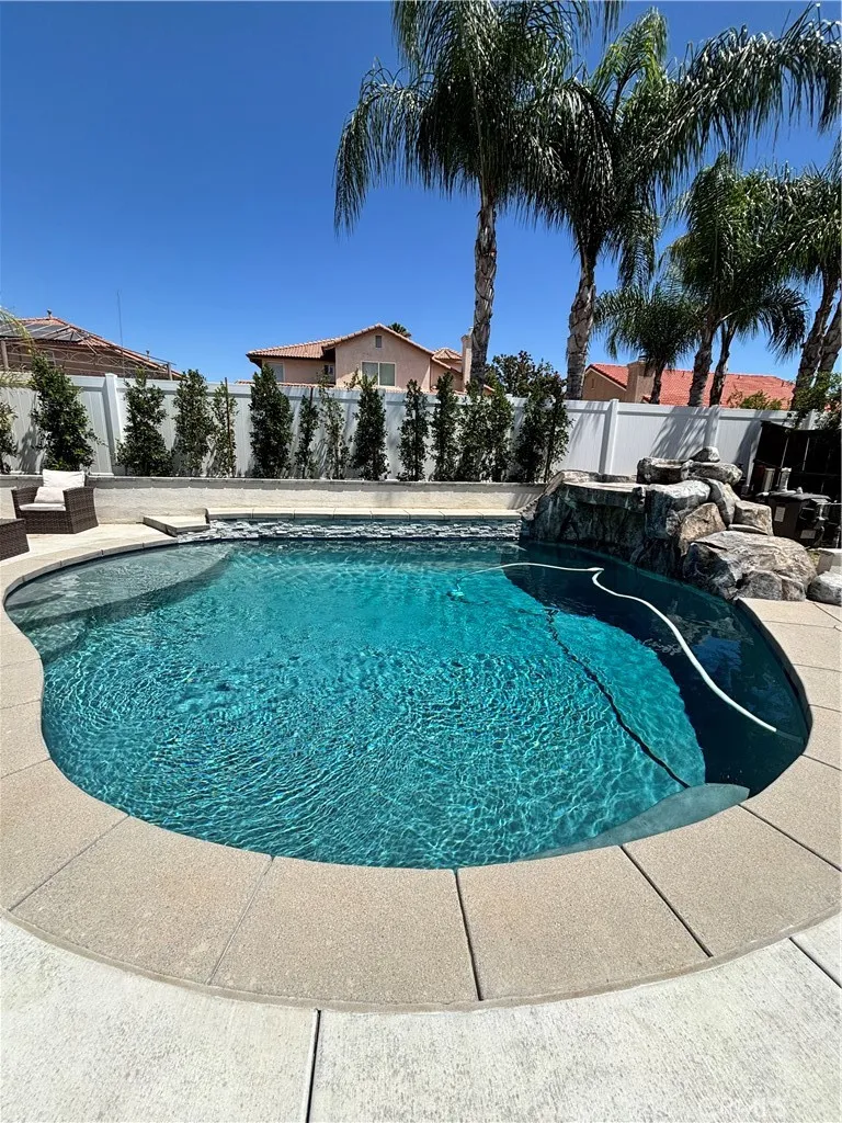 28212 Cranberry Menifee, CA 92585