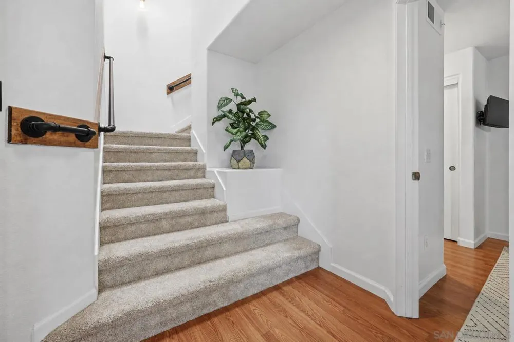 12805 Carriage Rd Poway, CA 92064
