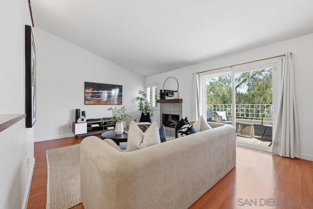 12805 Carriage Rd Poway, CA 92064