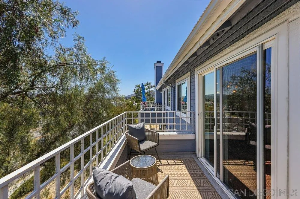 12805 Carriage Rd Poway, CA 92064