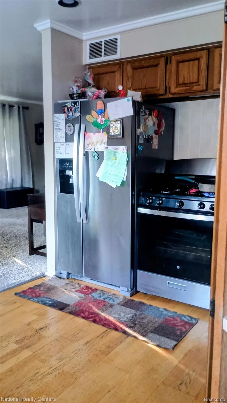 5635 Clippert Street Dearborn Heights City, MI 48125