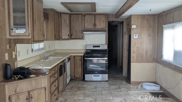 984 Acorn San Jacinto, CA 92583