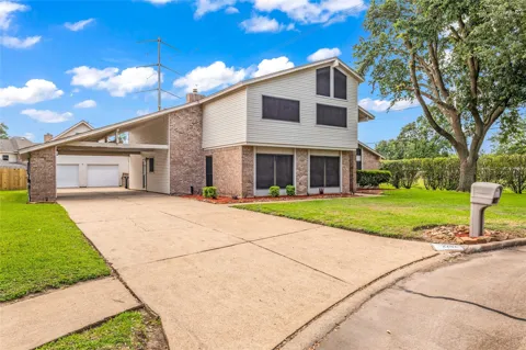 2202 Erin Glen Court