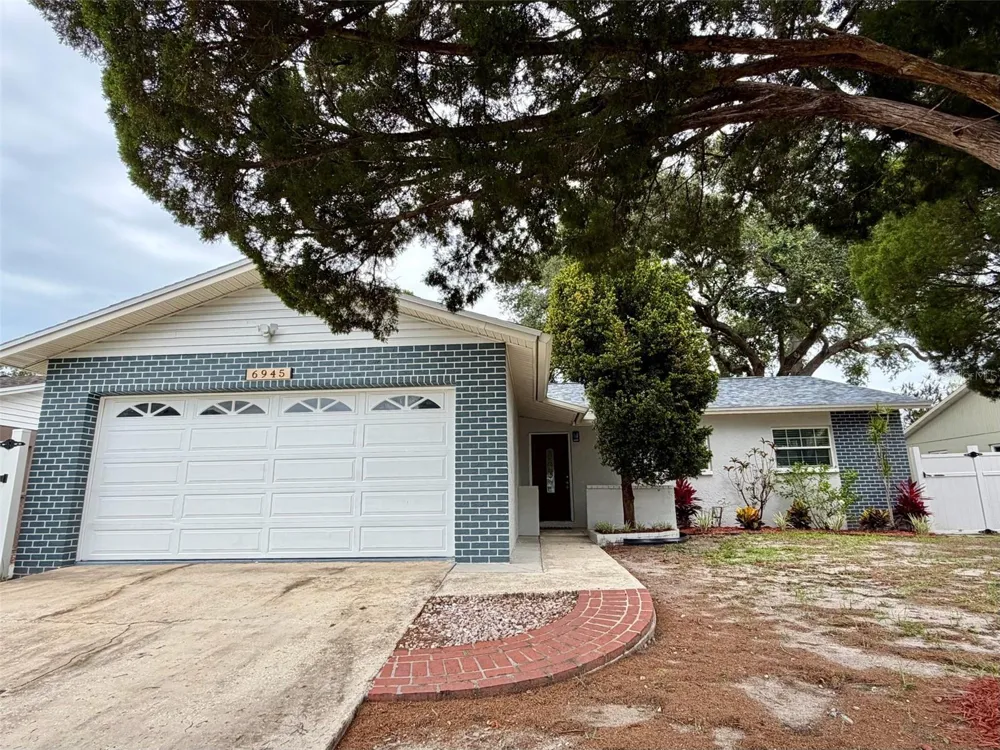 6945 ORKNEY AVENUE St Petersburg, FL 33709