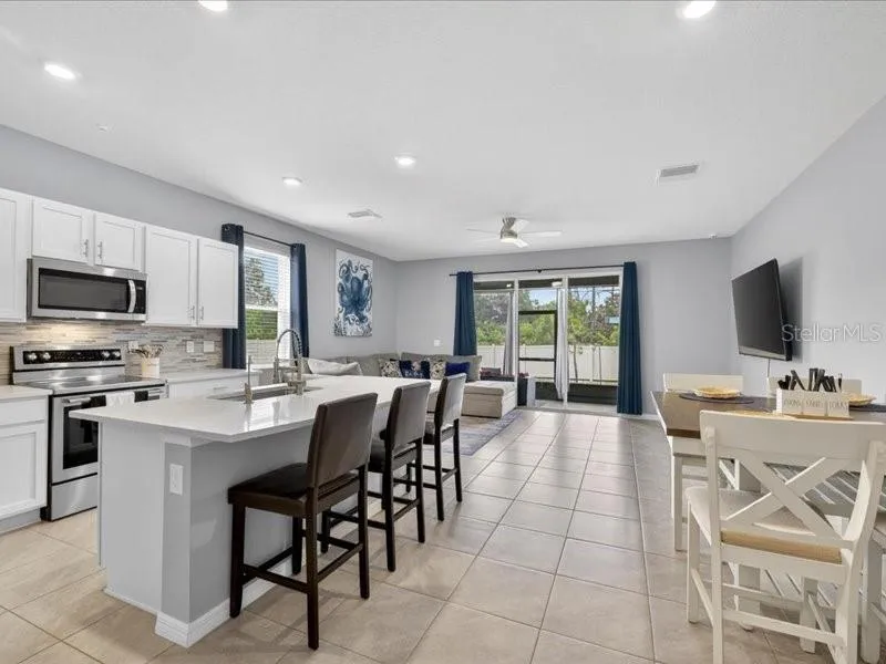 416 MANGROVE SHADE CIRCLE Apollo Beach, FL 33572