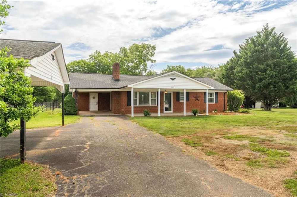 1427 Reeves Mill Road Mount Airy, NC 27030