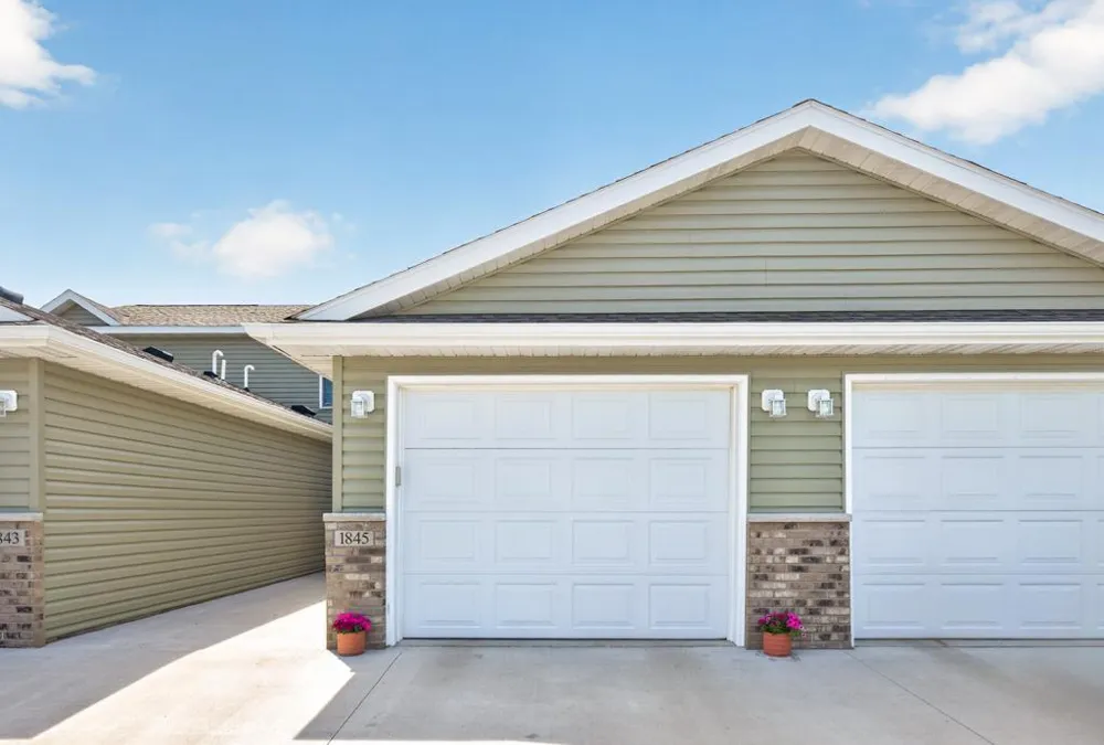 1845 Daniel Lane NE Stewartville, MN 55976