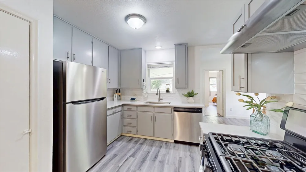 922 Tamara Lane Grand Prairie, TX 75051