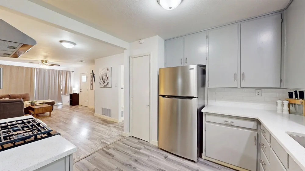 922 Tamara Lane Grand Prairie, TX 75051