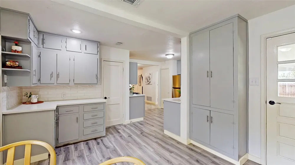 922 Tamara Lane Grand Prairie, TX 75051