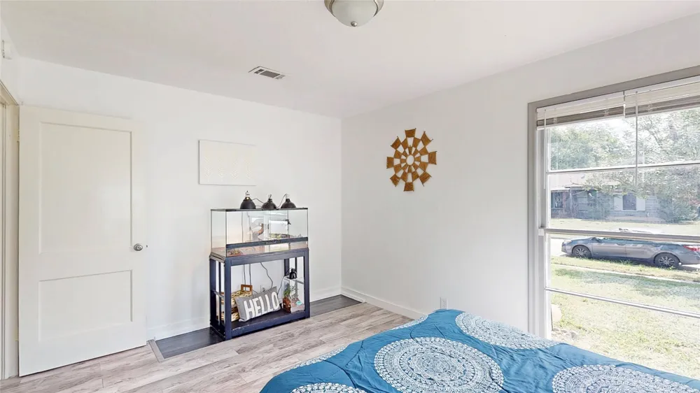 922 Tamara Lane Grand Prairie, TX 75051