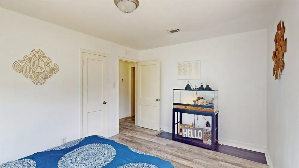 922 Tamara Lane Grand Prairie, TX 75051