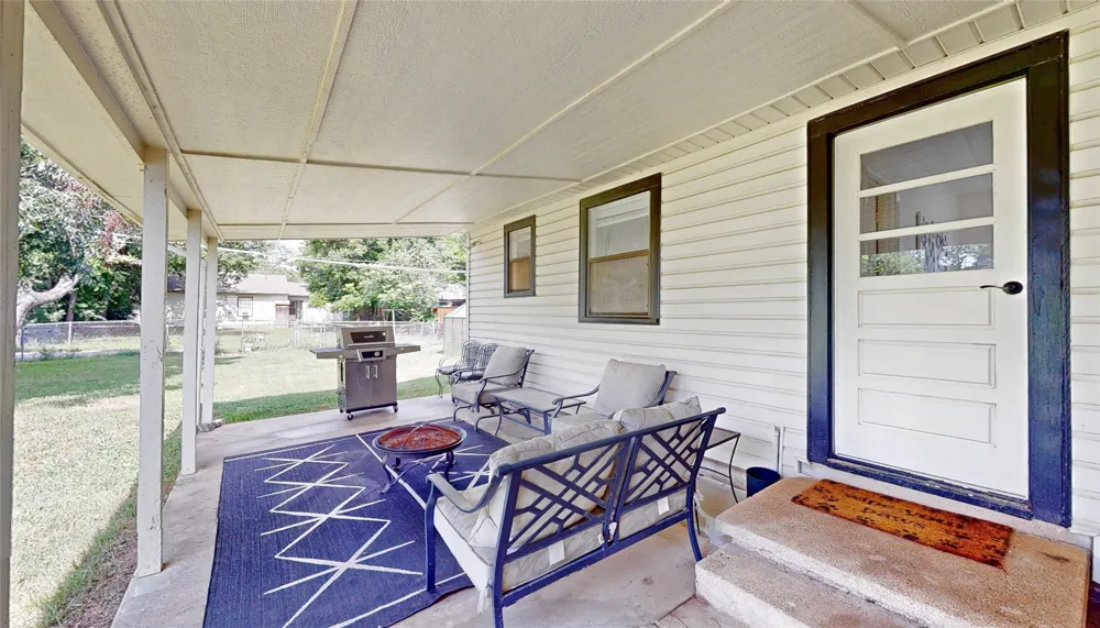 922 Tamara Lane Grand Prairie, TX 75051