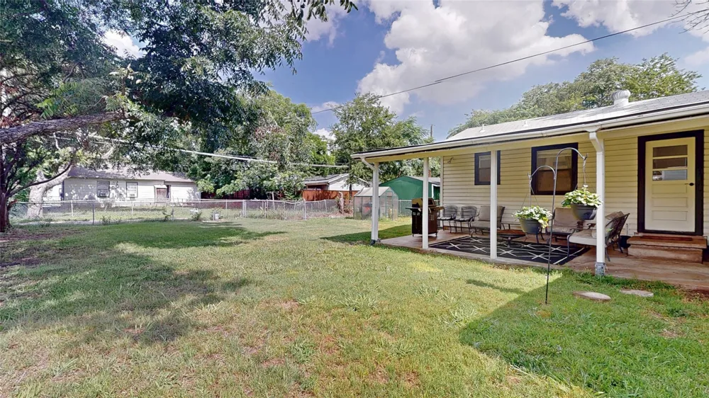922 Tamara Lane Grand Prairie, TX 75051