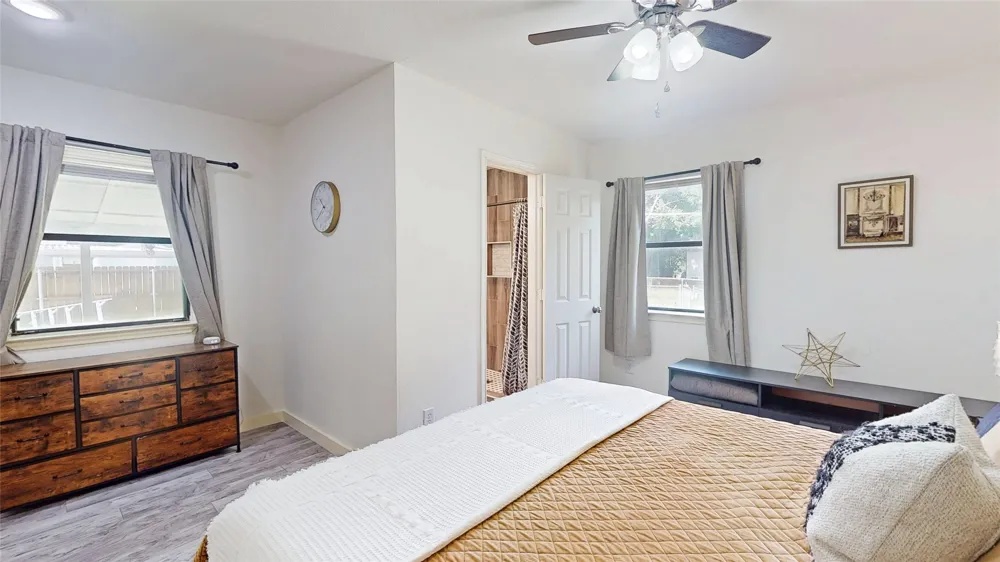 922 Tamara Lane Grand Prairie, TX 75051