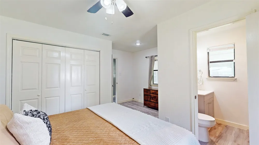 922 Tamara Lane Grand Prairie, TX 75051