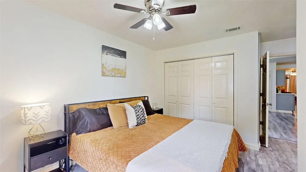922 Tamara Lane Grand Prairie, TX 75051