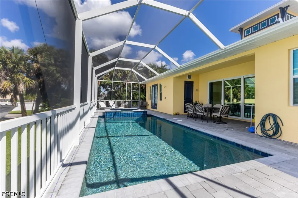 Cocoa Court Cape Coral, FL 33904