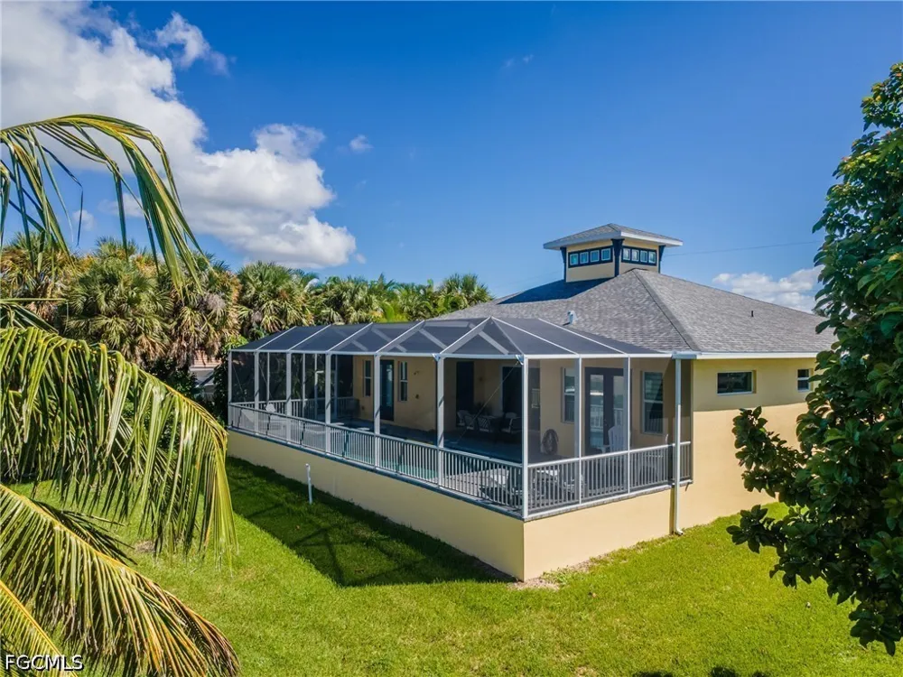 Cocoa Court Cape Coral, FL 33904