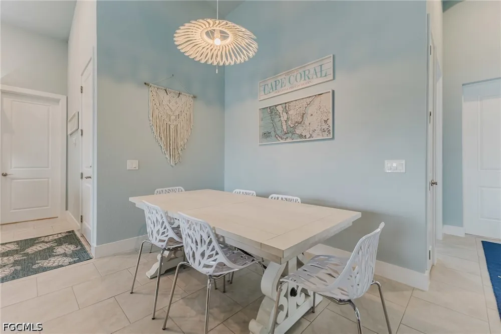 Cocoa Court Cape Coral, FL 33904