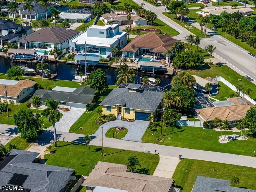 Cocoa Court Cape Coral, FL 33904