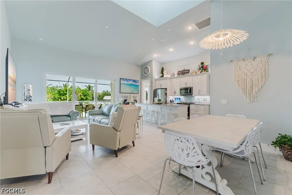 Cocoa Court Cape Coral, FL 33904