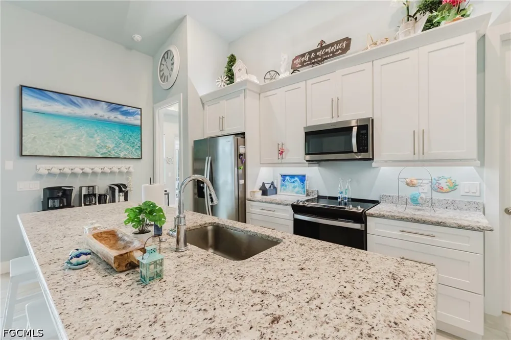 Cocoa Court Cape Coral, FL 33904