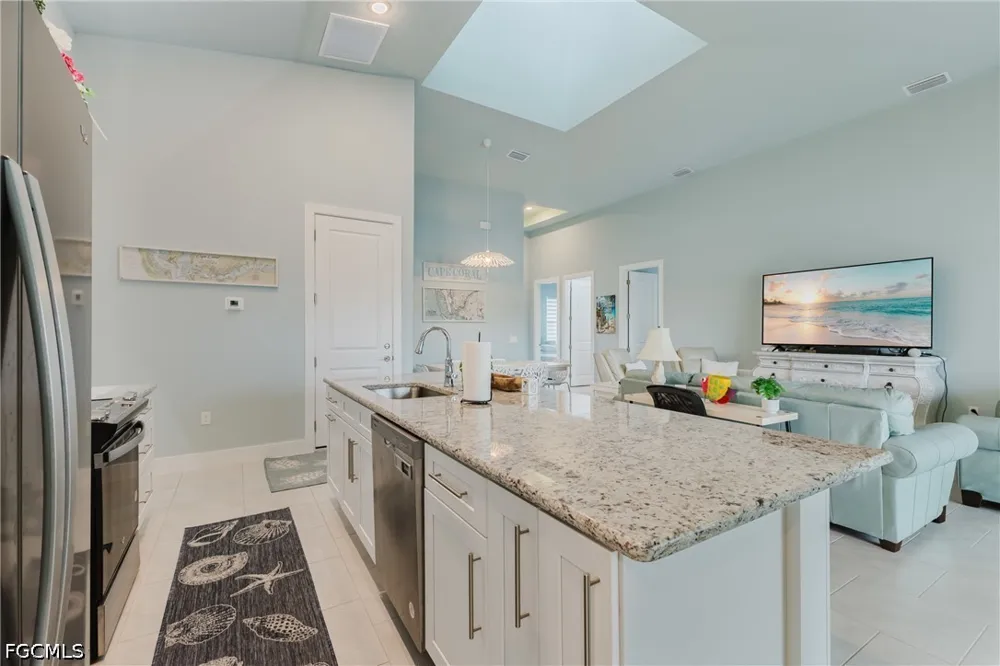 Cocoa Court Cape Coral, FL 33904