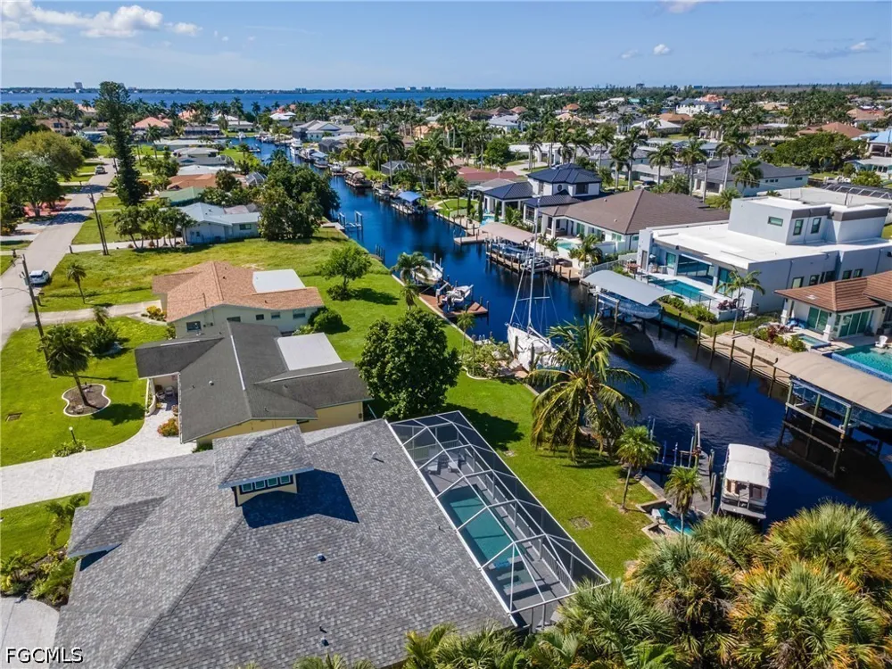 Cocoa Court Cape Coral, FL 33904