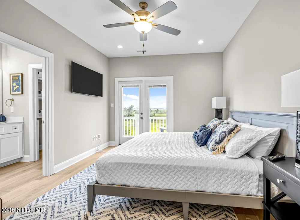 100 Salt Marsh Way Atlantic Beach, NC 28512