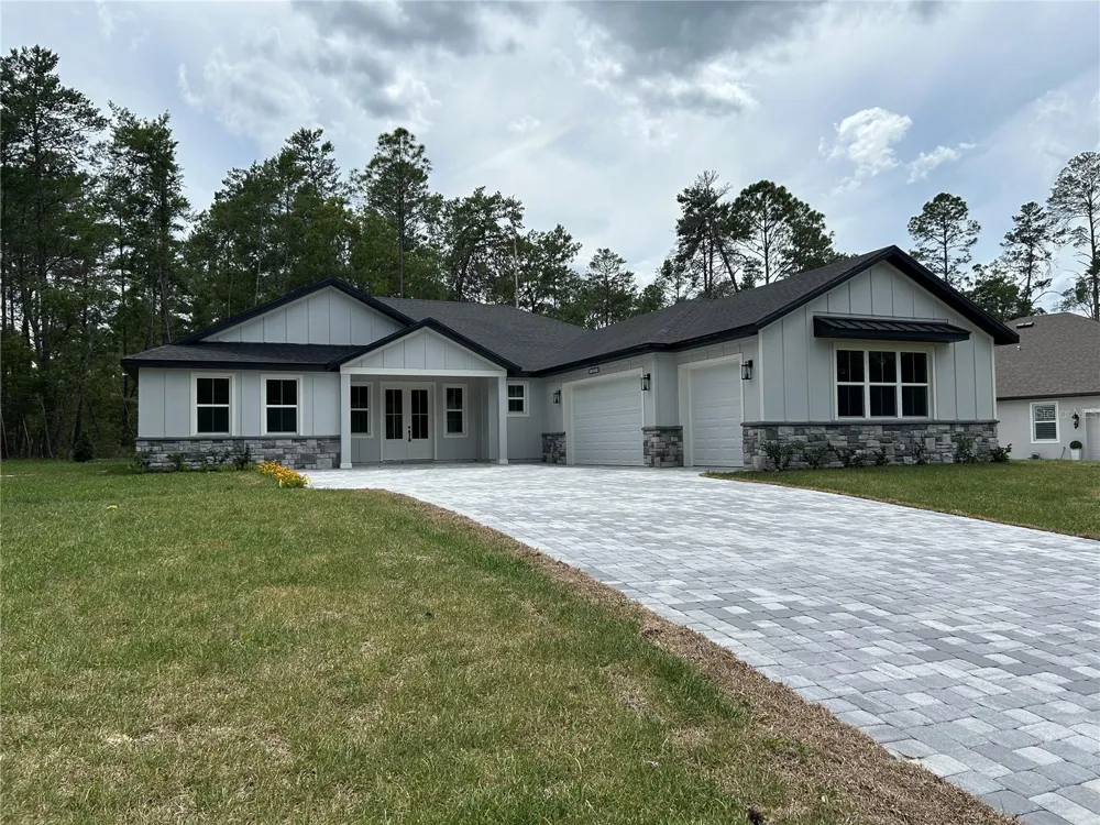 42 VILLAGE CENTER DRIVE Homosassa, FL 34446