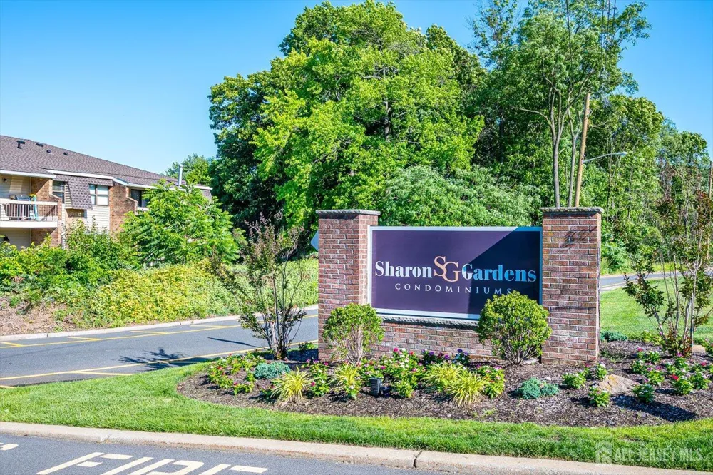 812 Sharon Garden Court Woodbridge Proper, NJ 07095