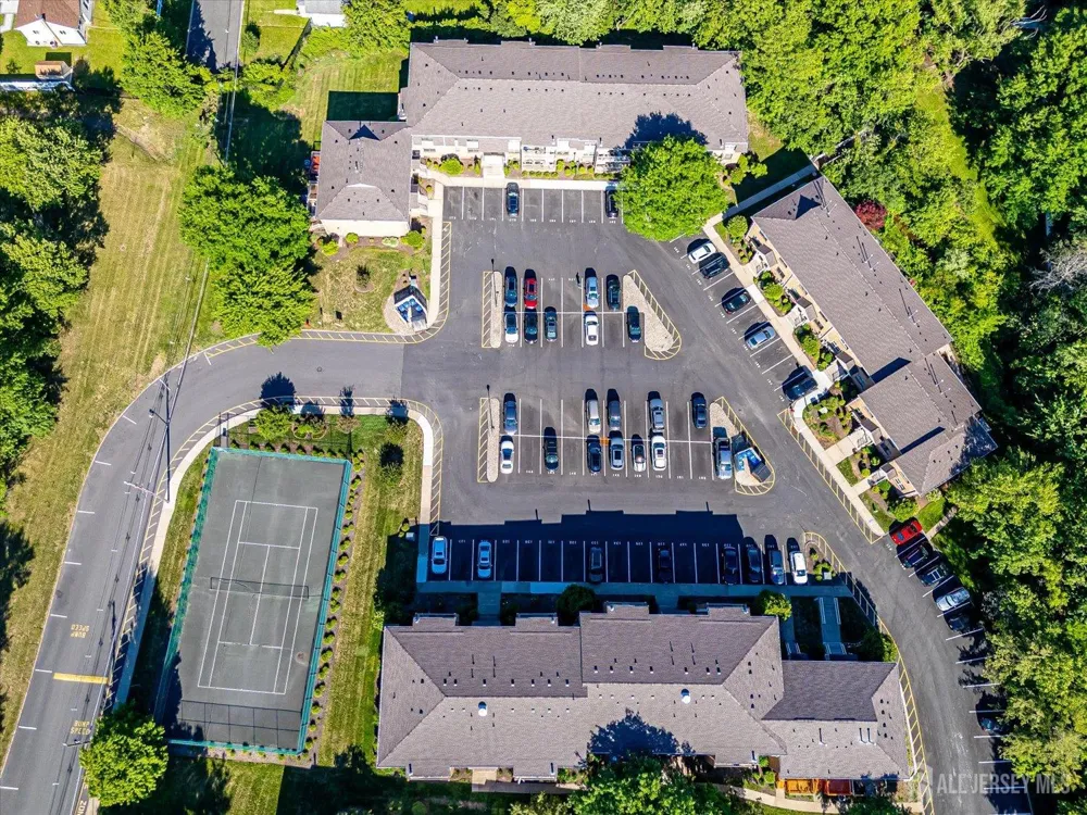 812 Sharon Garden Court Woodbridge Proper, NJ 07095