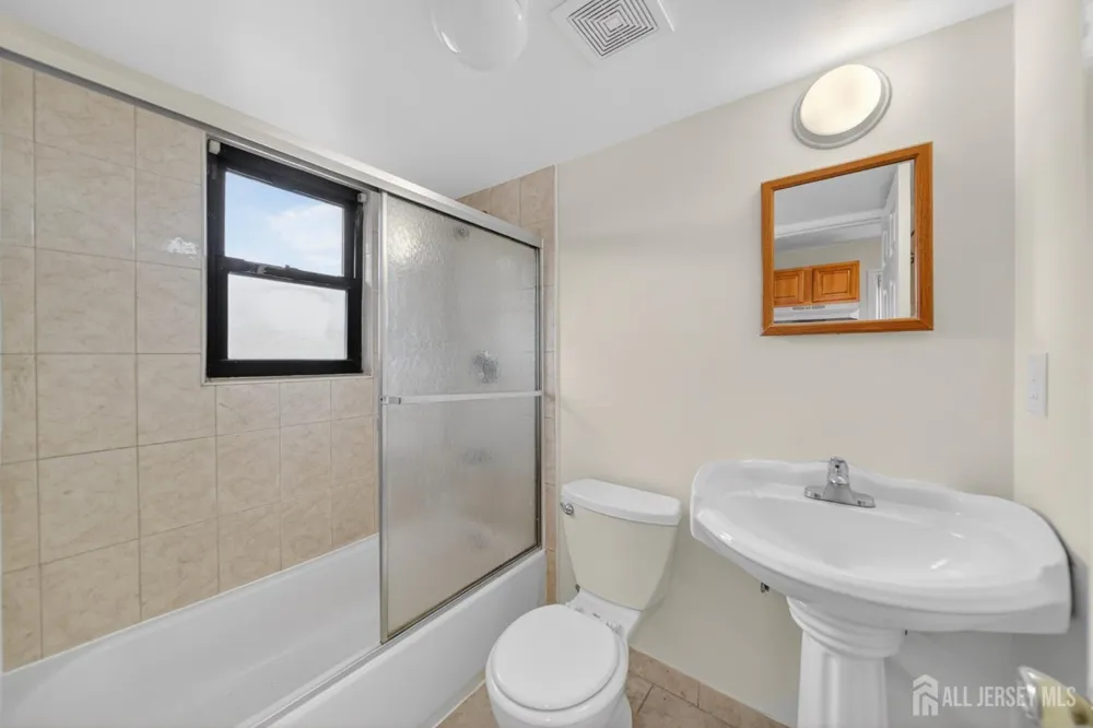 0-1812-181 Rt 35 Highway Sayreville, NJ 08871