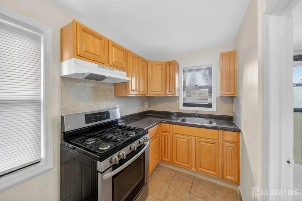 0-1812-181 Rt 35 Highway Sayreville, NJ 08871