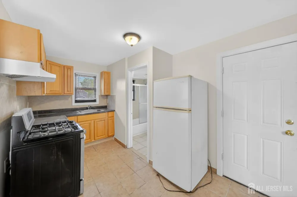 0-1812-181 Rt 35 Highway Sayreville, NJ 08871