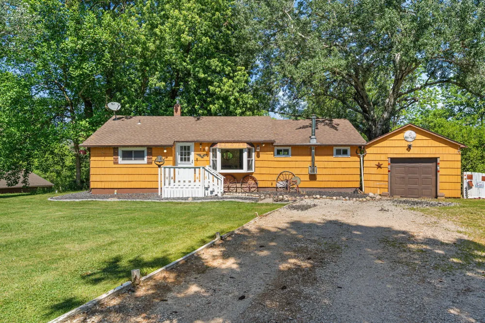 13 S Beulah Vista Drive Hebron, IN 46341