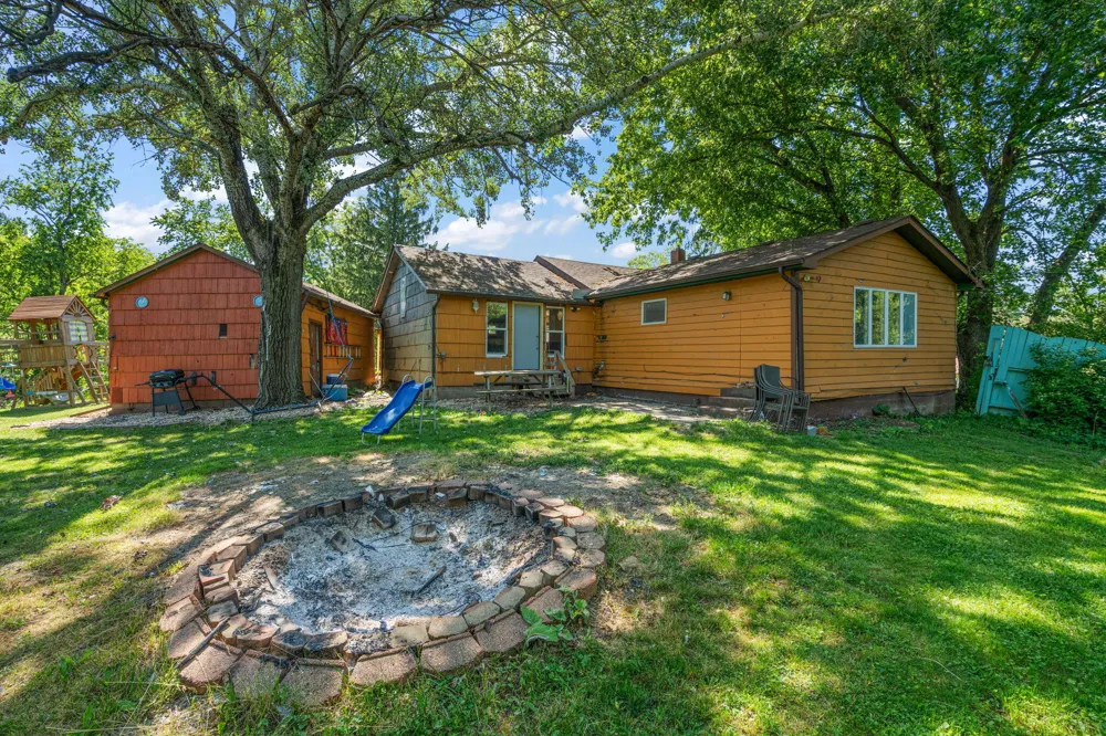 13 S Beulah Vista Drive Hebron, IN 46341