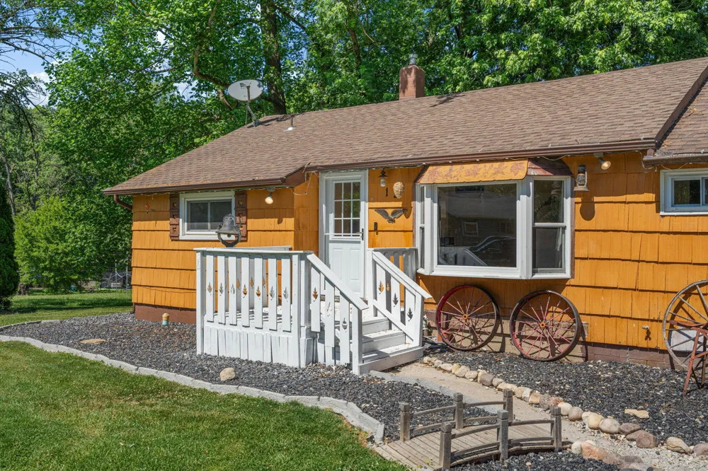 13 S Beulah Vista Drive Hebron, IN 46341