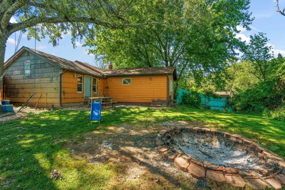 13 S Beulah Vista Drive Hebron, IN 46341