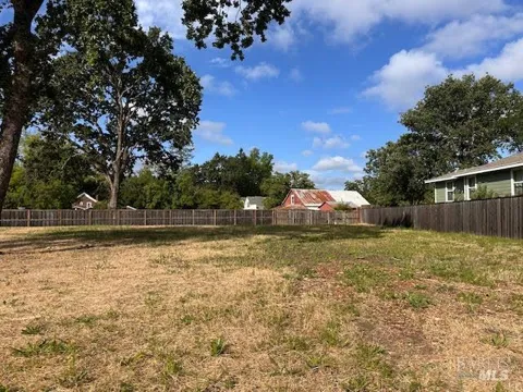 1706 Emerald Drive