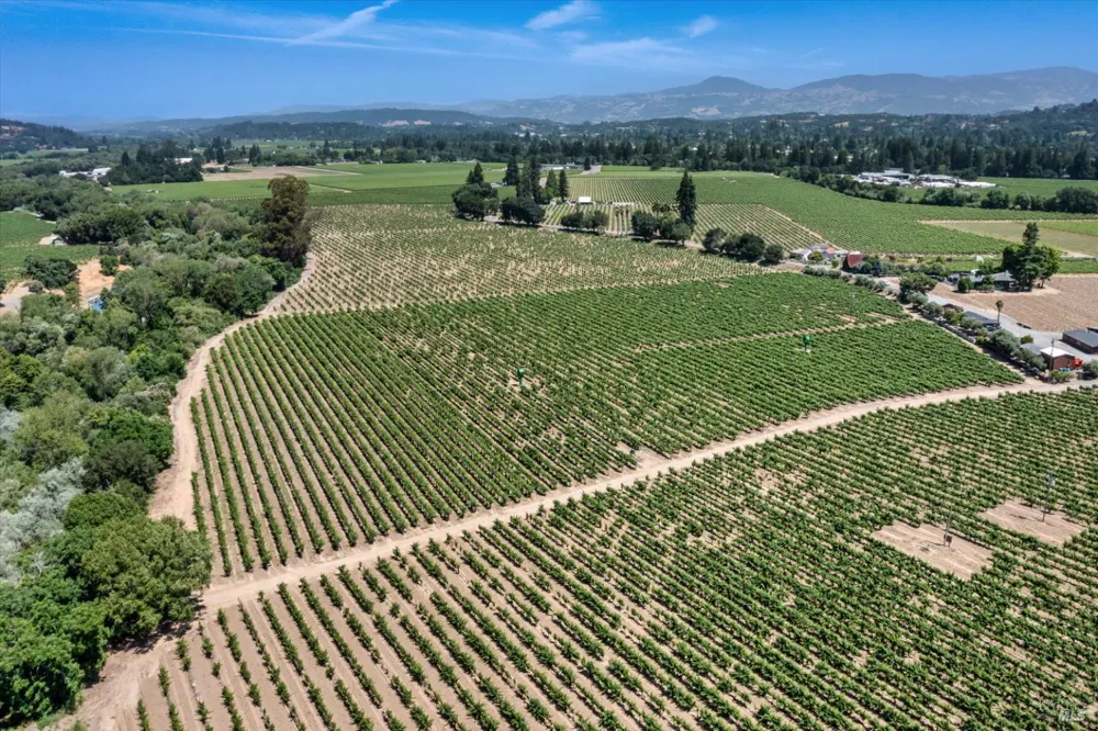 1580 Magnolia Drive Healdsburg, CA 95448