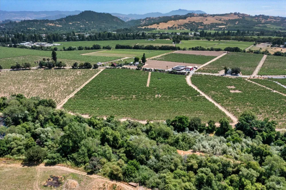 1580 Magnolia Drive Healdsburg, CA 95448