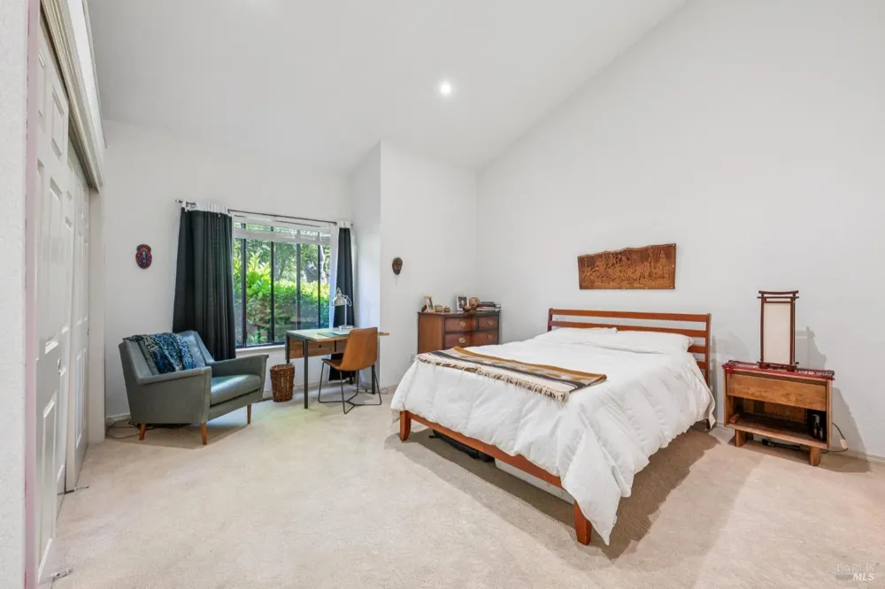4704 Shade Tree Lane Santa Rosa, CA 95405