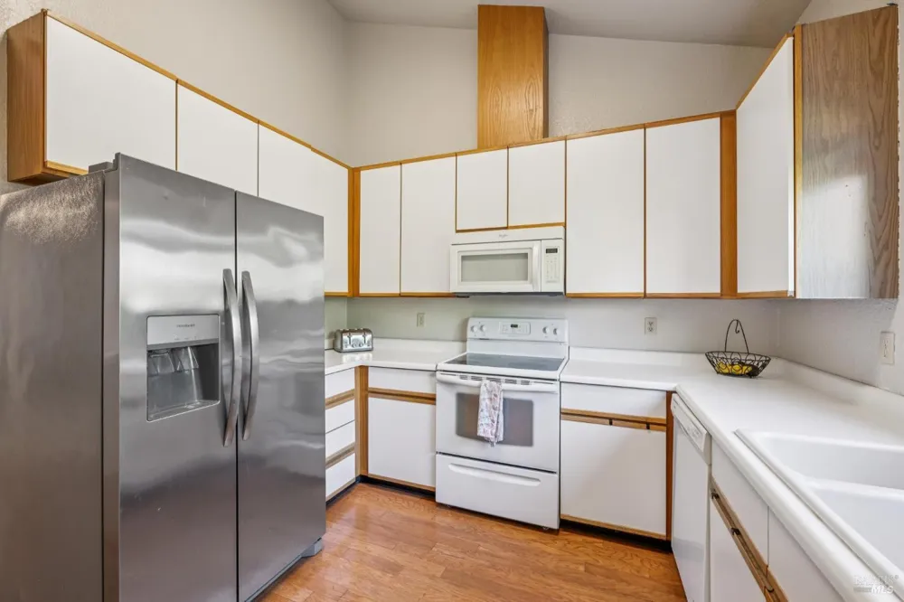 4704 Shade Tree Lane Santa Rosa, CA 95405