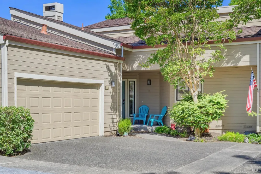 4704 Shade Tree Lane Santa Rosa, CA 95405