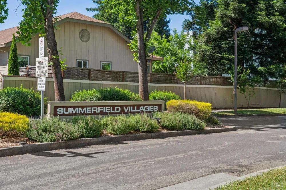 4704 Shade Tree Lane Santa Rosa, CA 95405