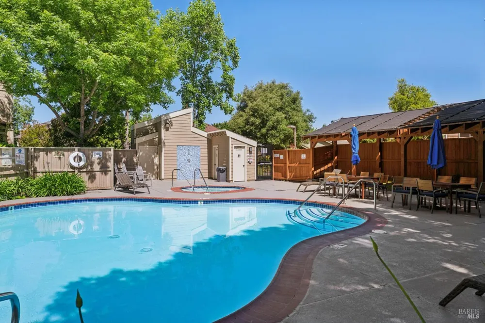 4704 Shade Tree Lane Santa Rosa, CA 95405