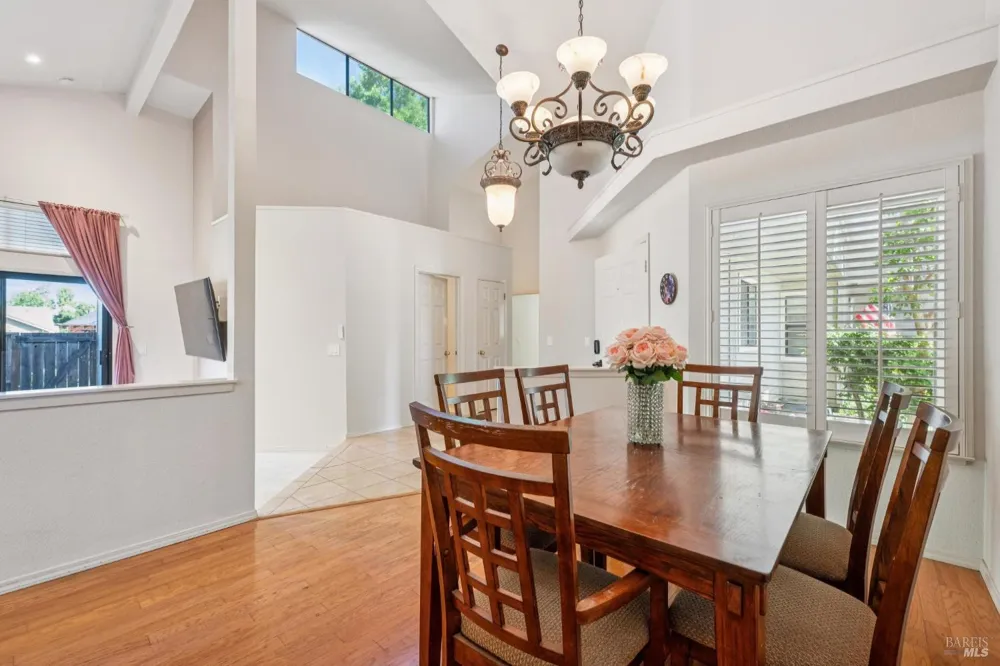 4704 Shade Tree Lane Santa Rosa, CA 95405